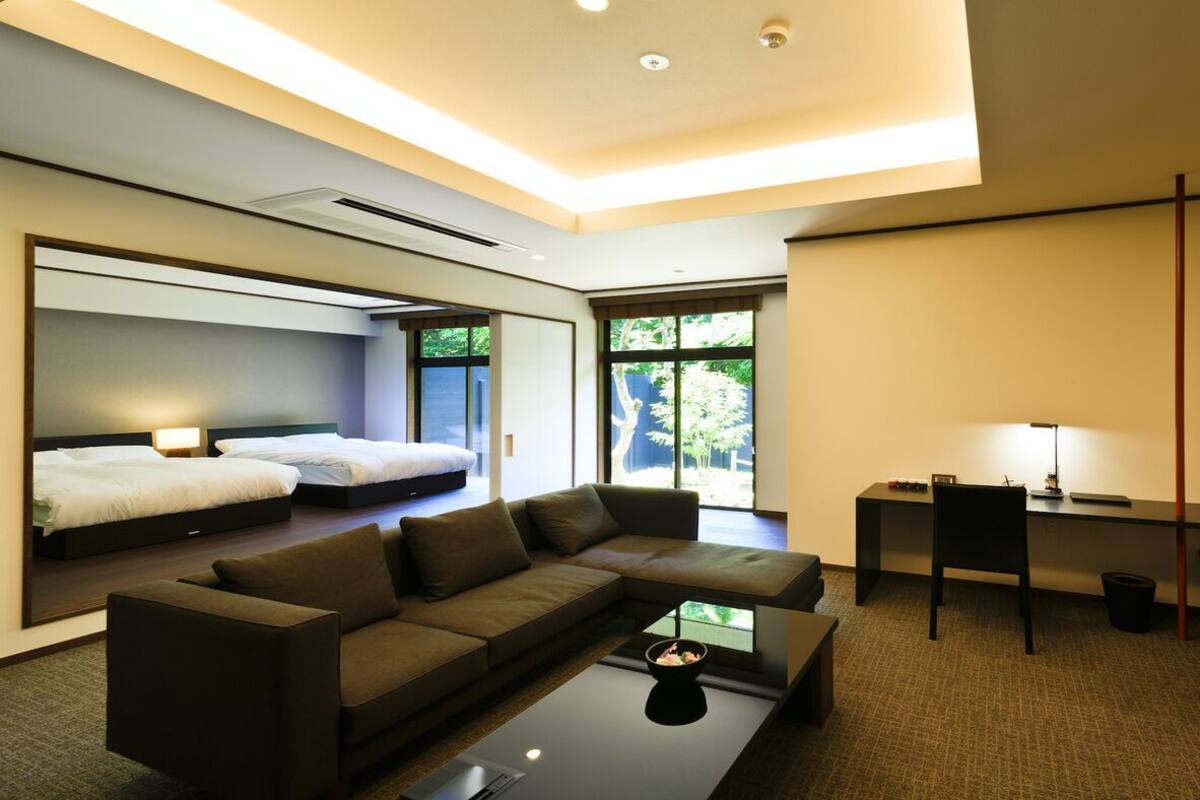 Living area | Flat-screen TV
