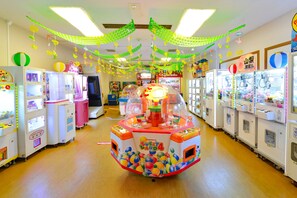 Arcade - Ooedo Onsen Monogatari Hotel Shinko (Fuefuki)