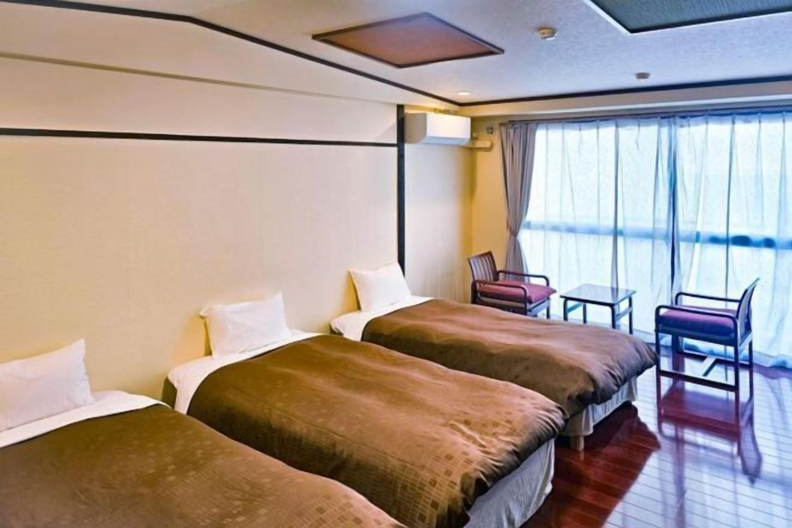 Free WiFi, bed sheets