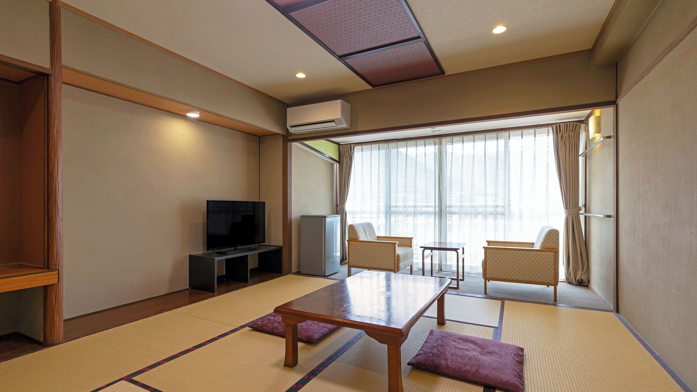 Superior Japanese-Style-Room with 10 Tatami mats(No View) - Shower Only - Non-Smoking | Free WiFi, bed sheets