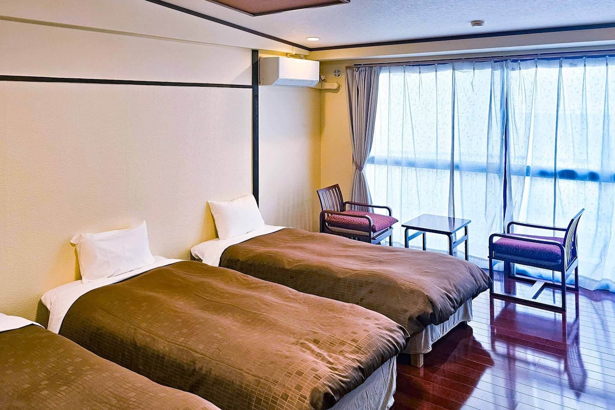 Standard Triple Room - Shower Only - Non-Smoking | Free WiFi, bed sheets