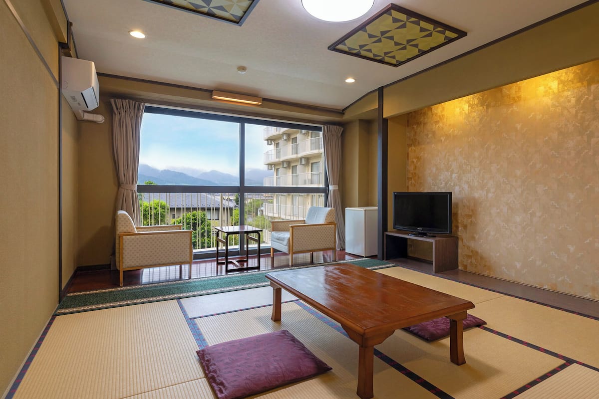 Standard Japanese-Style Room with 10 Tatami Mats (No View) - Shower Only - Non-Smoking | WiFi (free), bed sheets