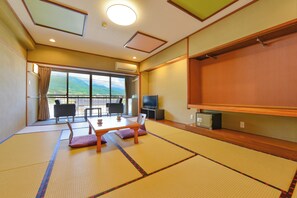 Superior Japanese-Style-Room with 12 Tatami mats(No View) - Shower Only - Non-Smoking | Wi-Fi de cortesia, roupa de cama