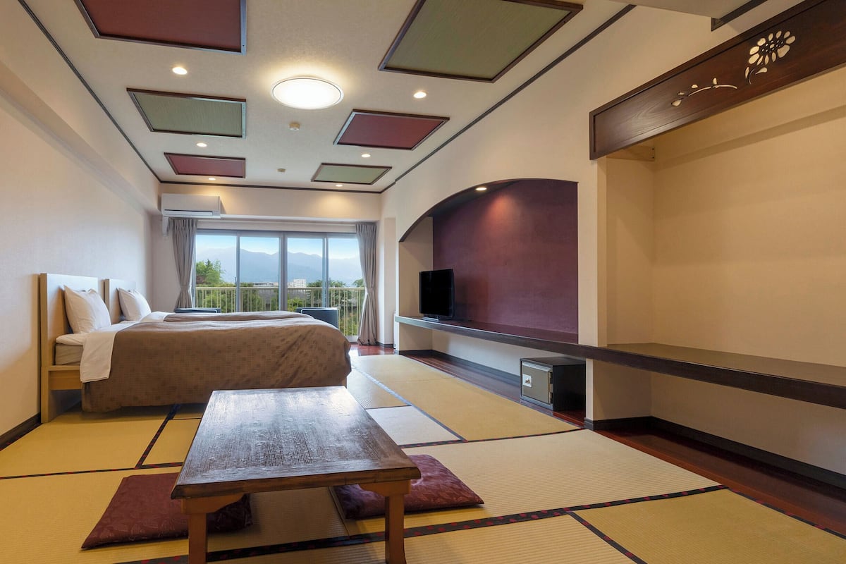 Superior Japanese-Western-Style Twin Room - Shower Only - Non-Smoking | WiFi (free), bed sheets