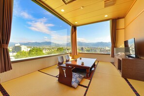 Superior Japanese-Style-Room with 16 Tatami mats - Indoor Bath - Non-Smoking | Wi-Fi de cortesia, roupa de cama