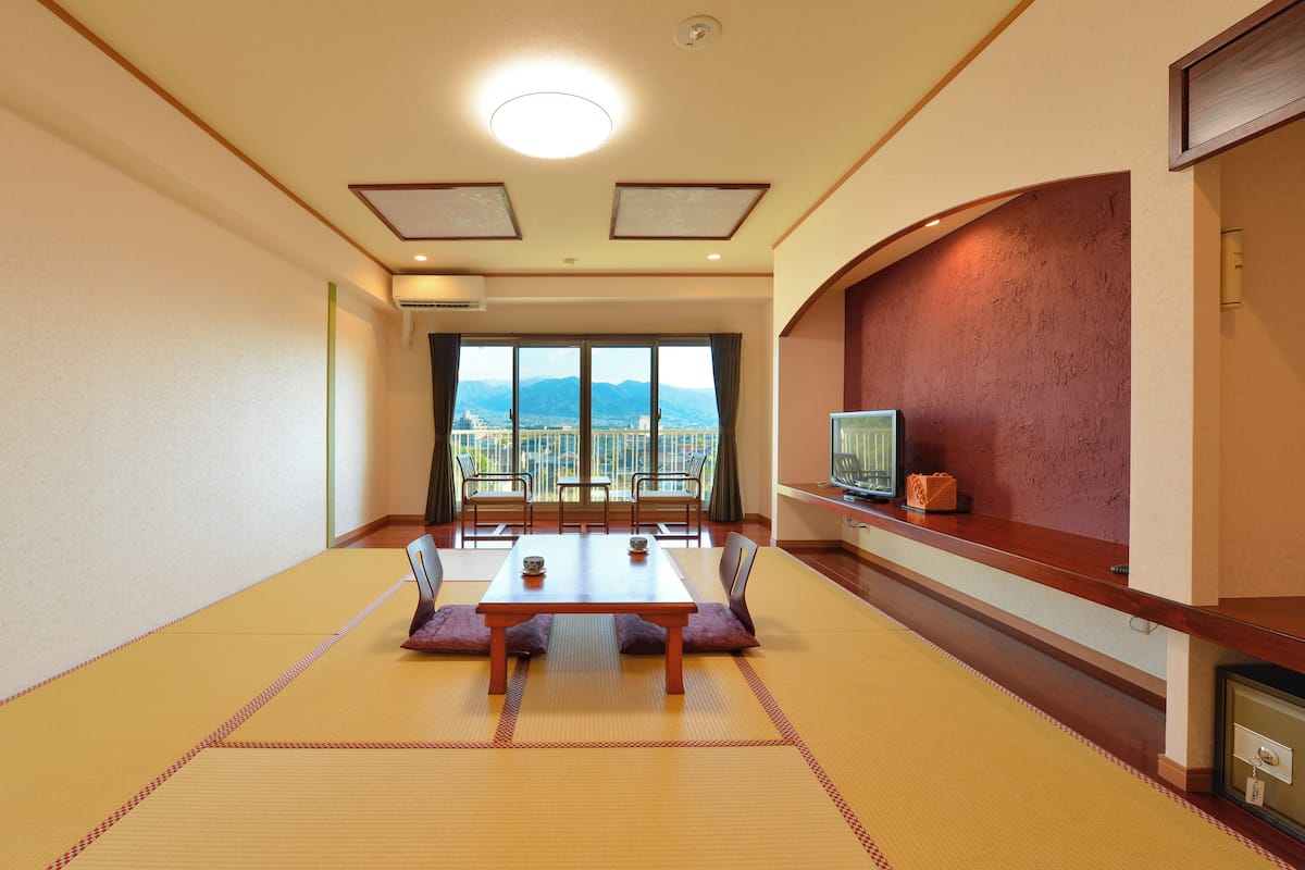 Superior Japanese-Style-Room with 10 Tatami mats - Shower Only - Non-Smoking | Free WiFi, bed sheets
