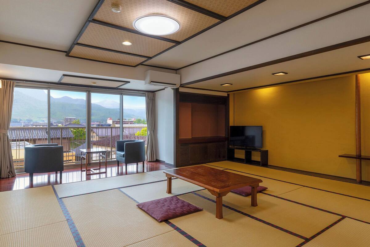 Superior Japanese-Style-Room with 16 Tatami mats(No View) - Shower Only - Non-Smoking | WiFi (free), bed sheets