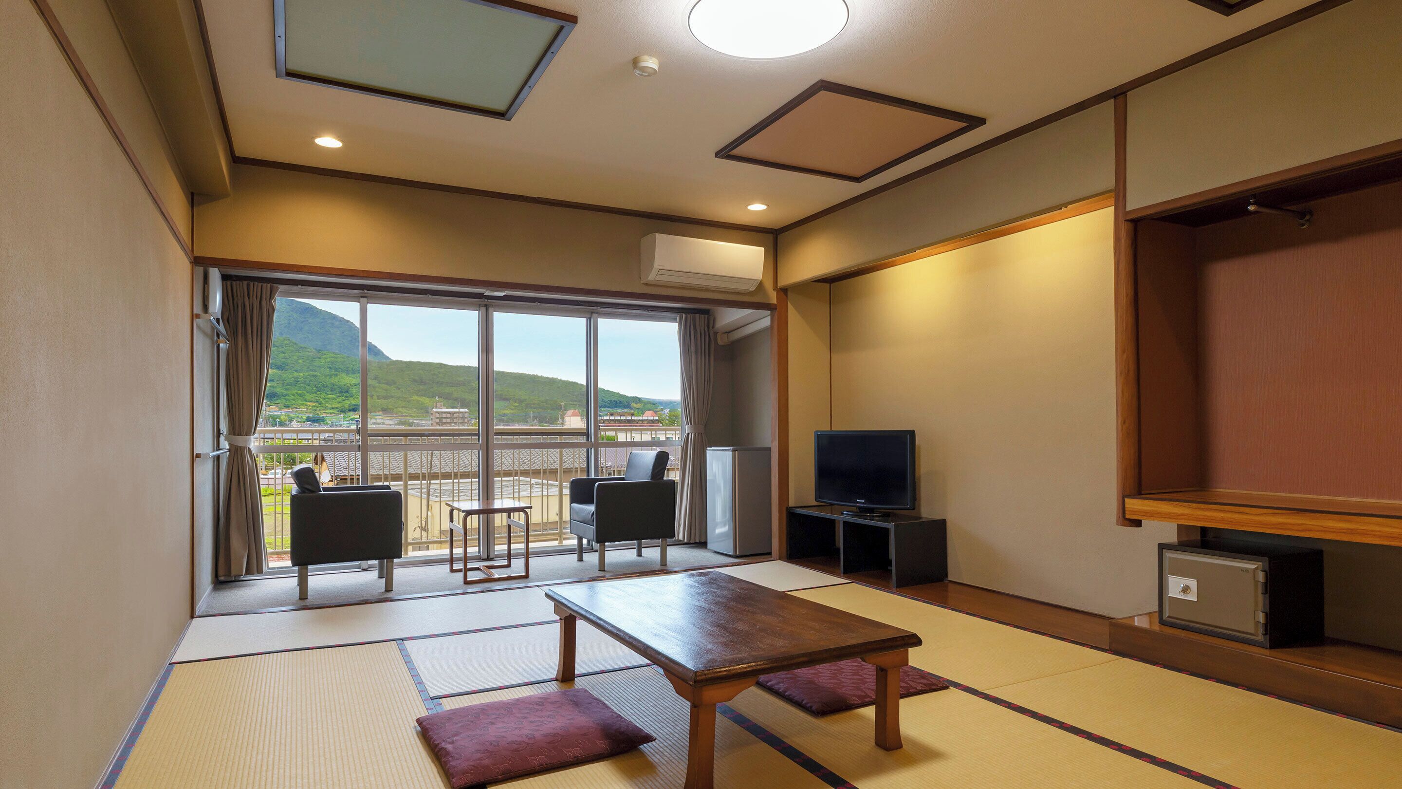 Superior Japanese-Style-Room with 12 Tatami mats(No View) - Shower Only - Non-Smoking | Free WiFi, bed sheets
