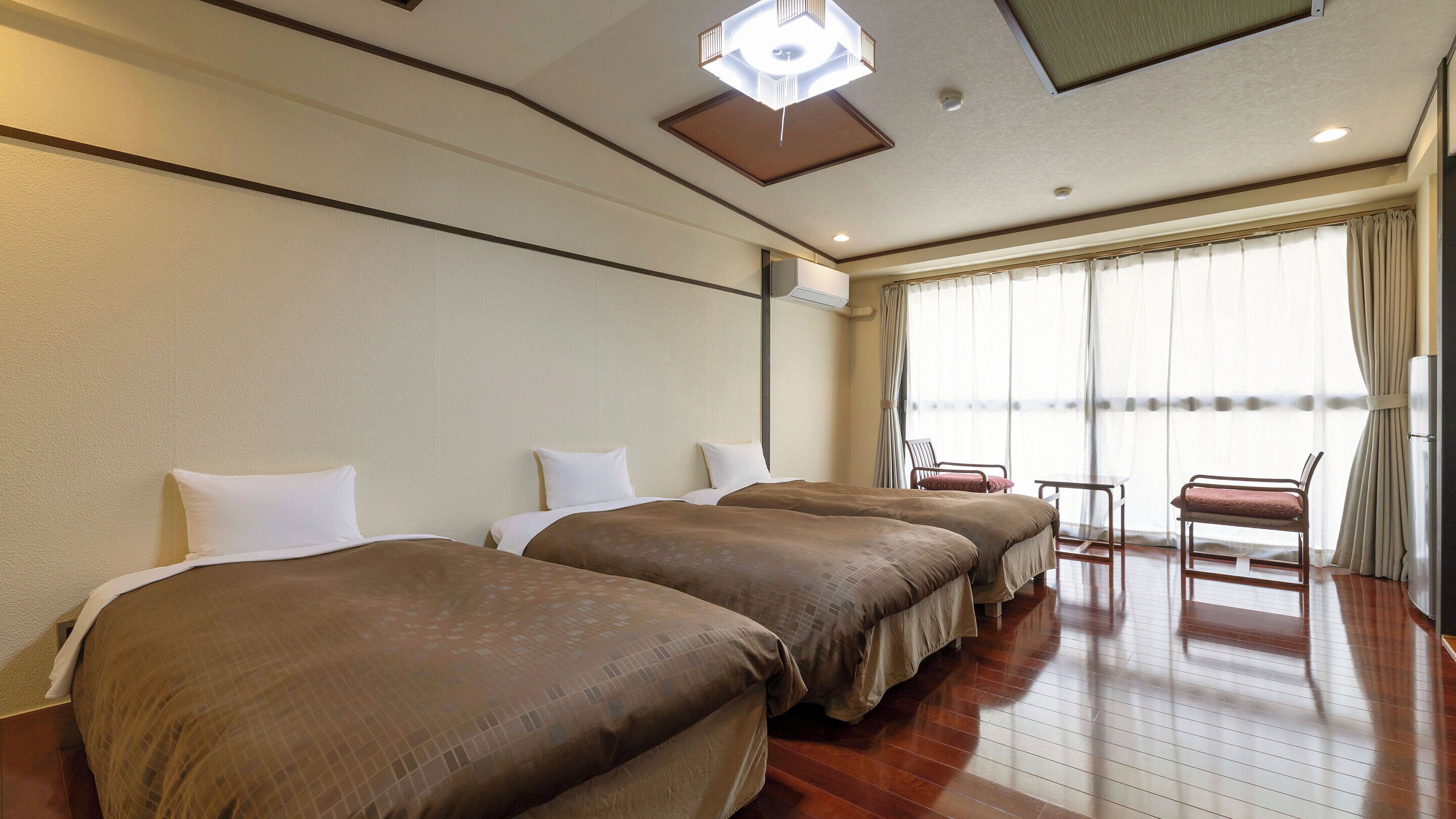 Standard Triple Room - Shower Only - Non-Smoking | Free WiFi, bed sheets