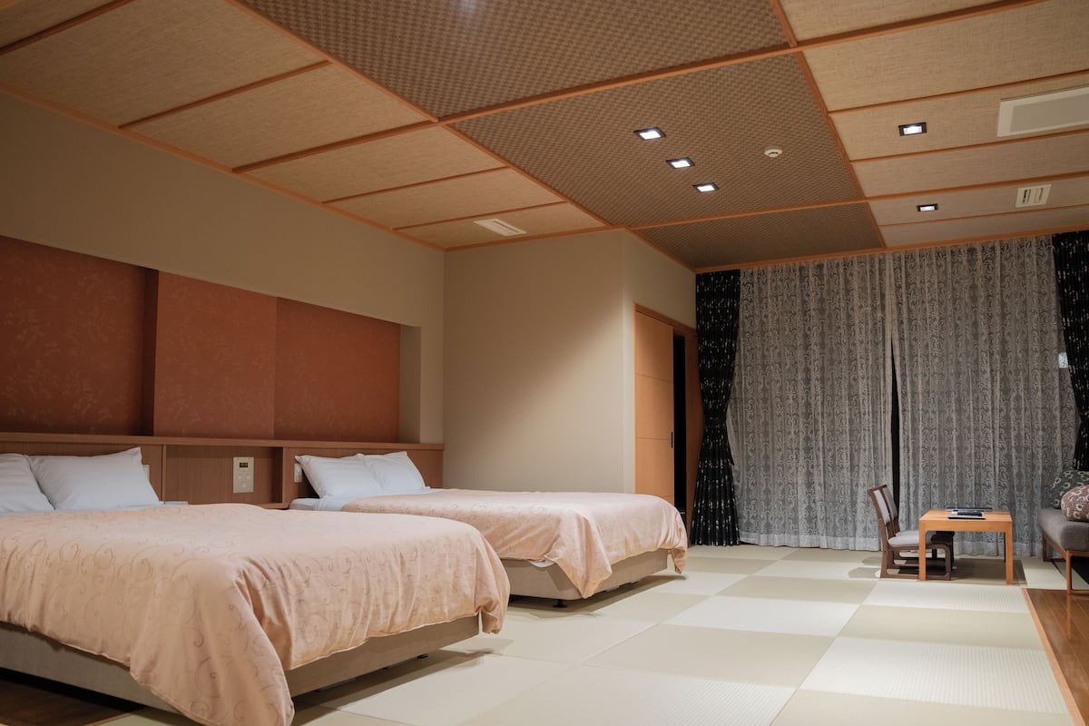客房, 私人浴室 (with Private Open-air Bath) | 客房內保險箱、隔音、熨斗/熨衣板、免費無線上網