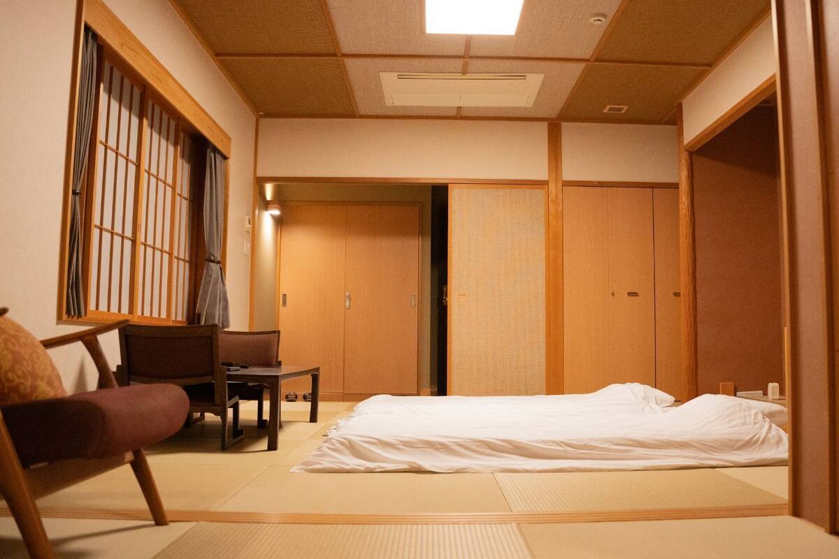 客房內保險箱、隔音、熨斗/熨衣板、免費無線上網