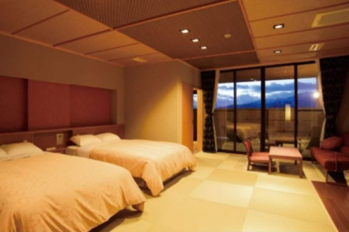 客房內保險箱、隔音、熨斗/熨衣板、免費無線上網