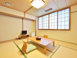 Unclassified image, 3 of 11, button - Sun Green Kikugawa (Shimonoseki)