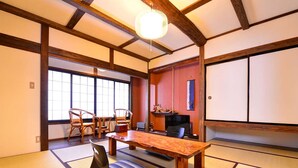 Room - Kyoya (Takayama)
