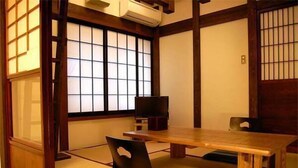Room - Kyoya (Takayama)