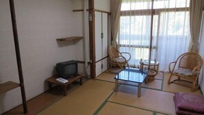 Living area - Eco Hotel Yunokoso (Minamata)