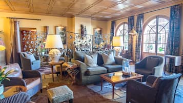 Sala de estar en el lobby