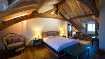 Suite | In-room safe, blackout curtains, rollaway beds, free WiFi