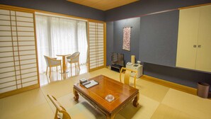Unclassified image, 3 of 6, button - Hotel Matubakawa Onsen (Shimanto)