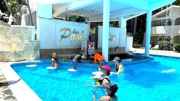Bar à beira da piscina