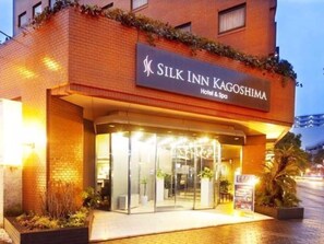 Exterior detail - Silk Inn Kagoshima (Kagoshima)