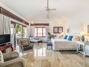 9 عدّة غرف نوم ومكواة/لوح كي وو�اي فاي وملاءات أسرّة