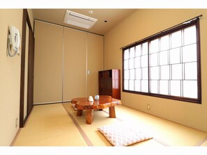 Room - Business Hotel Hatago Komeya (Uto)