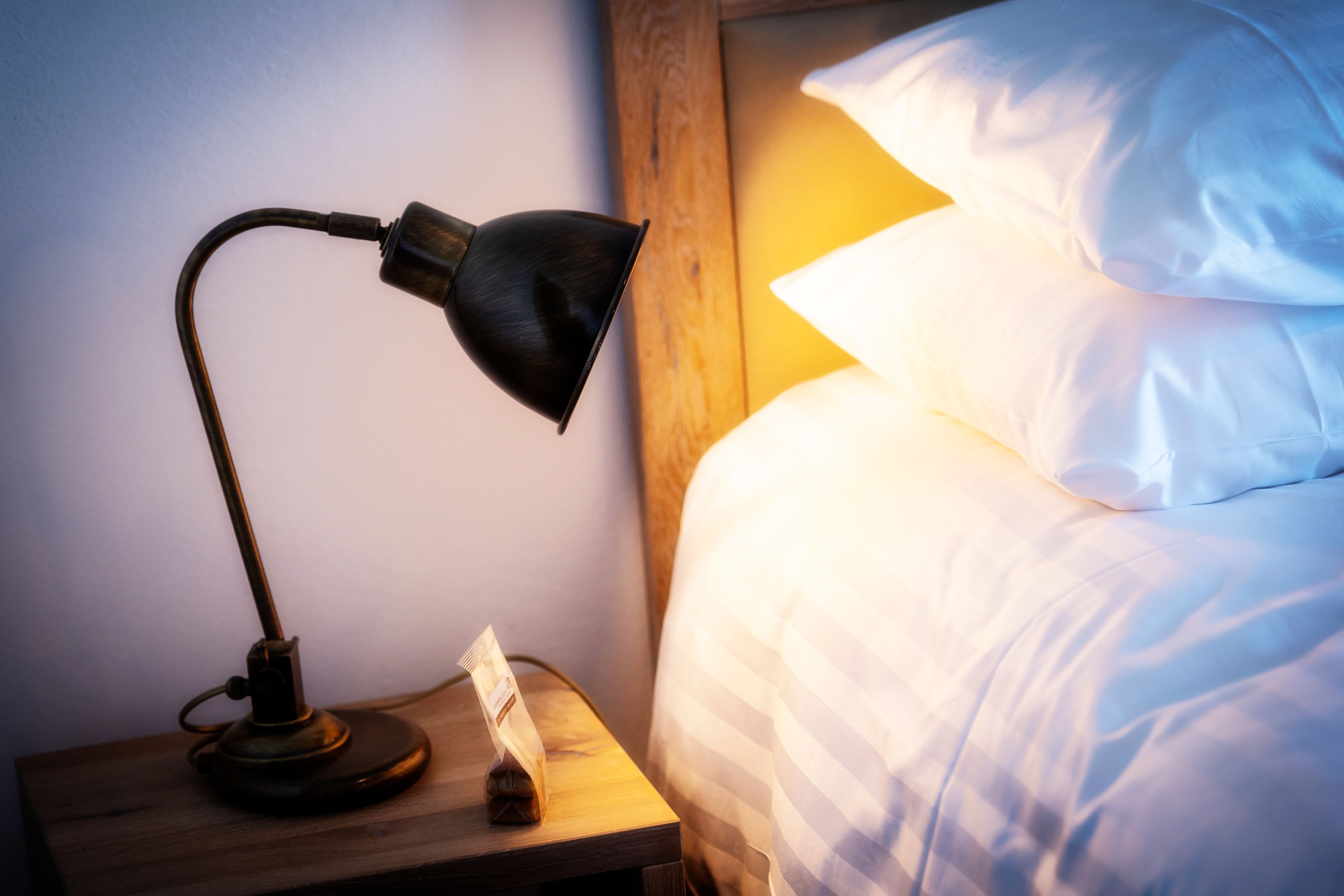 desk, free cots/infant beds, free wifi, bed sheets