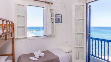 3 bedrooms, desk, soundproofing, iron/ironing board