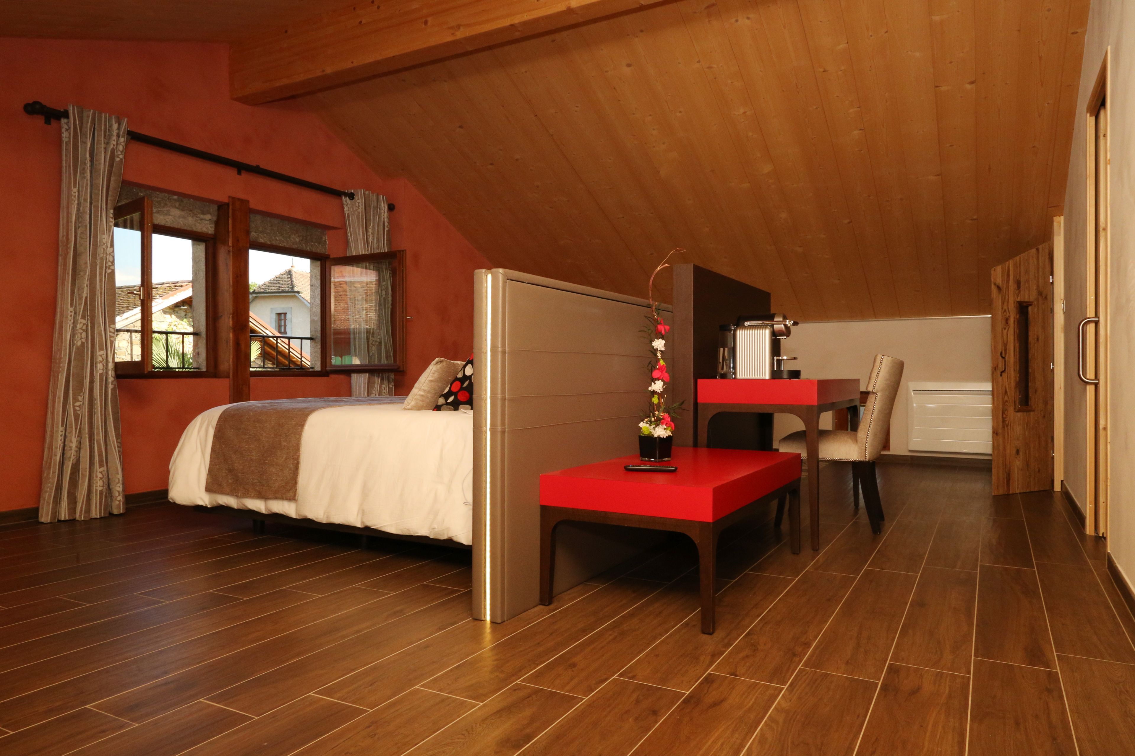 junior suite | premium bedding, minibar, in-room safe, individually decorated