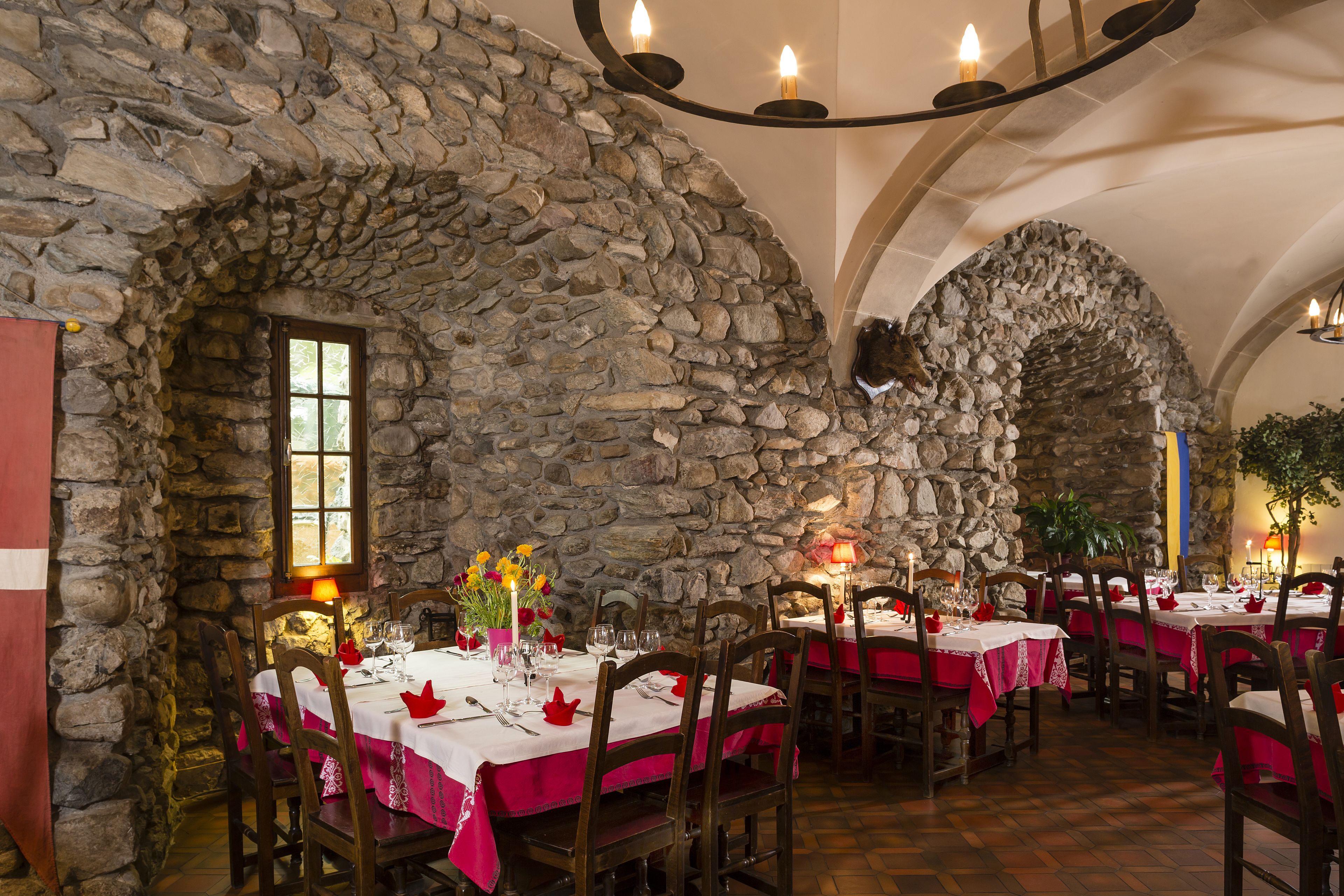 lunch and dinner served, french cuisine