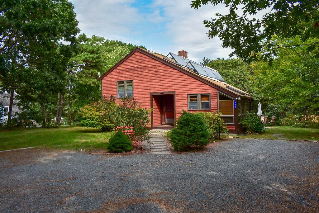 Four bedroom home located less than 3 miles to Bayside beaches