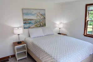 4 bedrooms, iron/ironing board, free WiFi