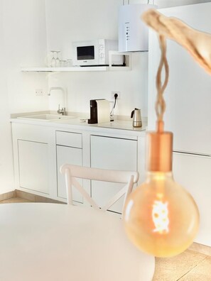 Full-size fridge, paper towels - Petra Bianca (Ugento)