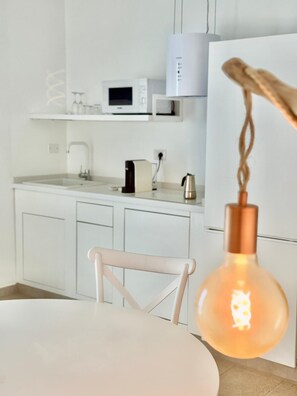 Full-size fridge, paper towels - Petra Bianca (Ugento)