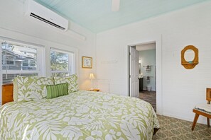 3 chambres, fer et planche à repasser, lit de bébé portatif