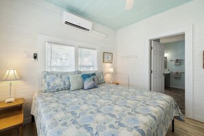 3 bedrooms, iron/ironing board, travel cot, free WiFi - Pete`s Retreat  3 bedroom 2 bath rental (Cedar Key)