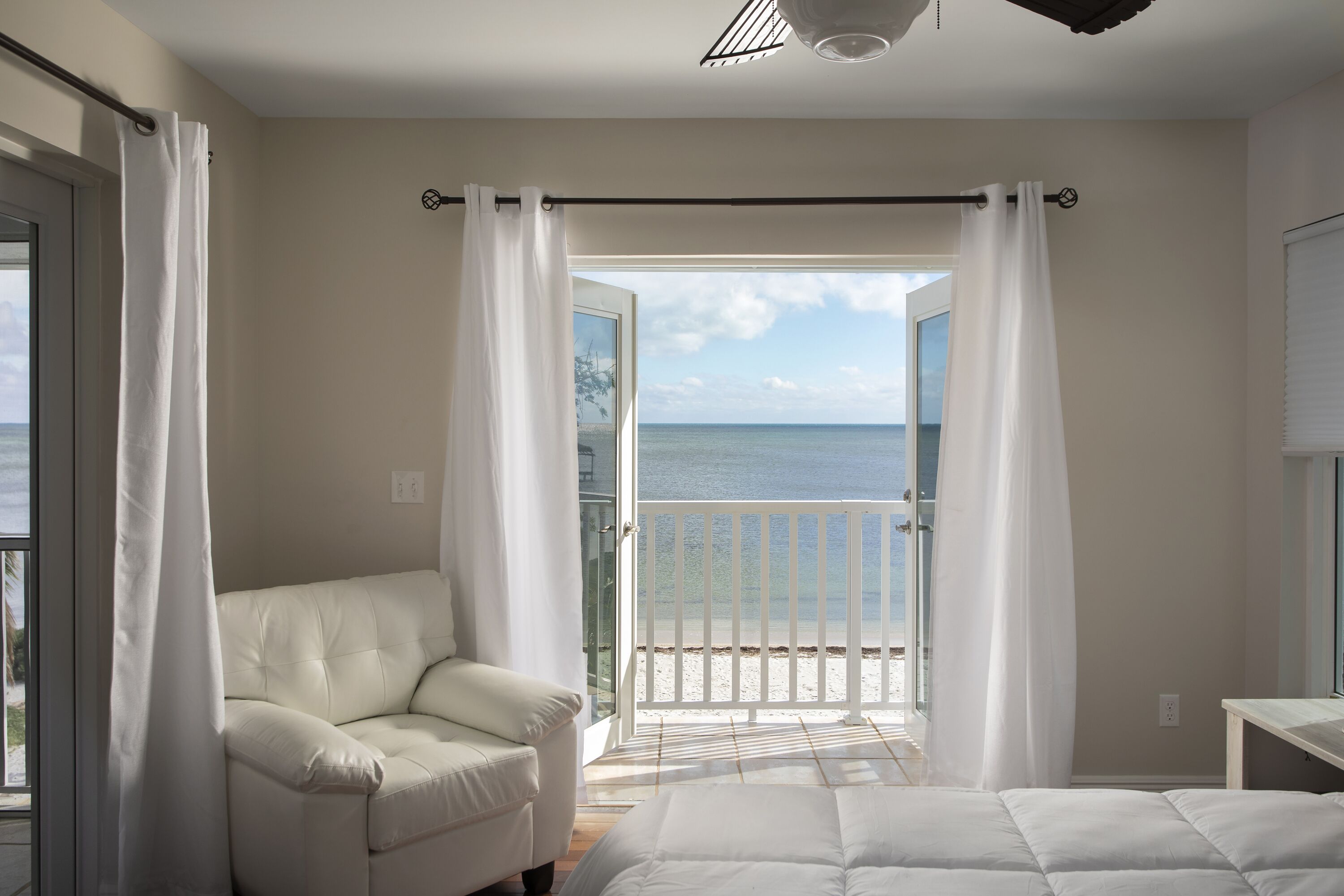 5 slaapkamers, een strijkplank/strijkijzer, reisbedje, gratis wifi