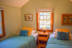 2 bedrooms, iron/ironing board, free WiFi