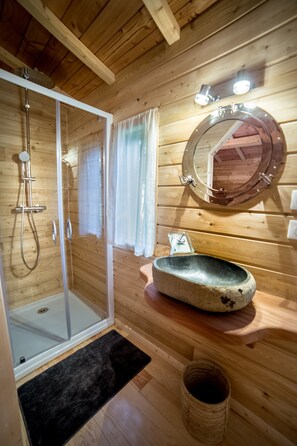 Tree House | Bathroom