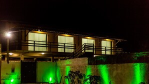 Front of property – evening/night - Pousada Cruzeiro do Sul (São Miguel do Gostoso)