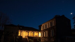 Fachada del alojamiento - Noche