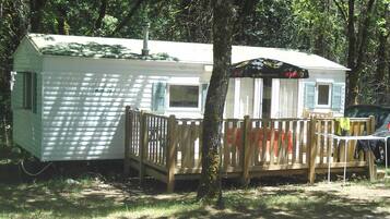 Blackout curtains, cots/infant beds, rollaway beds