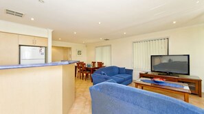 Interior - Close to Little Beach and Shoal Bay Beach (Nelson Bay)