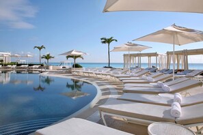 Pool - Sandos Cancun Lifestyle Resort (Cancun)