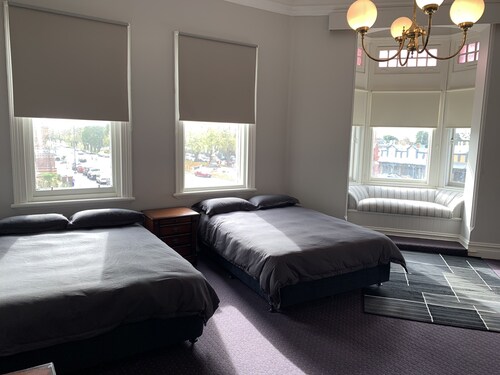 Leura Hotel Camperdown