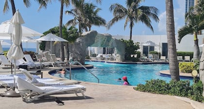 Tr Luxury Beach Resort by FMM