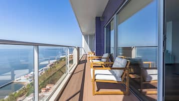 Panoramic Apartment, 3 Bedrooms, Balcony | Terrace/patio