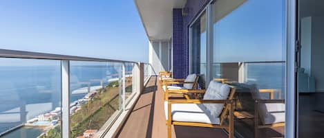 Panoramic Apartment, 3 Bedrooms, Balcony | Terrace/patio