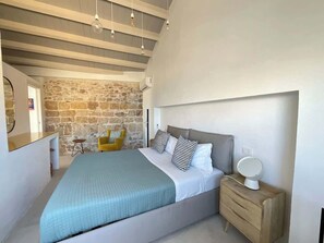 4 bedrooms, free WiFi, bed sheets